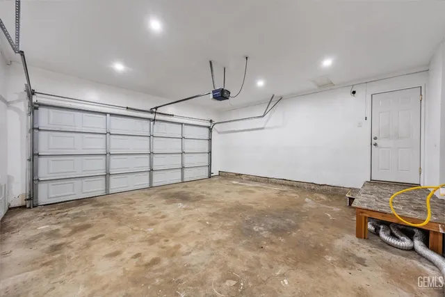 a view of a garage room