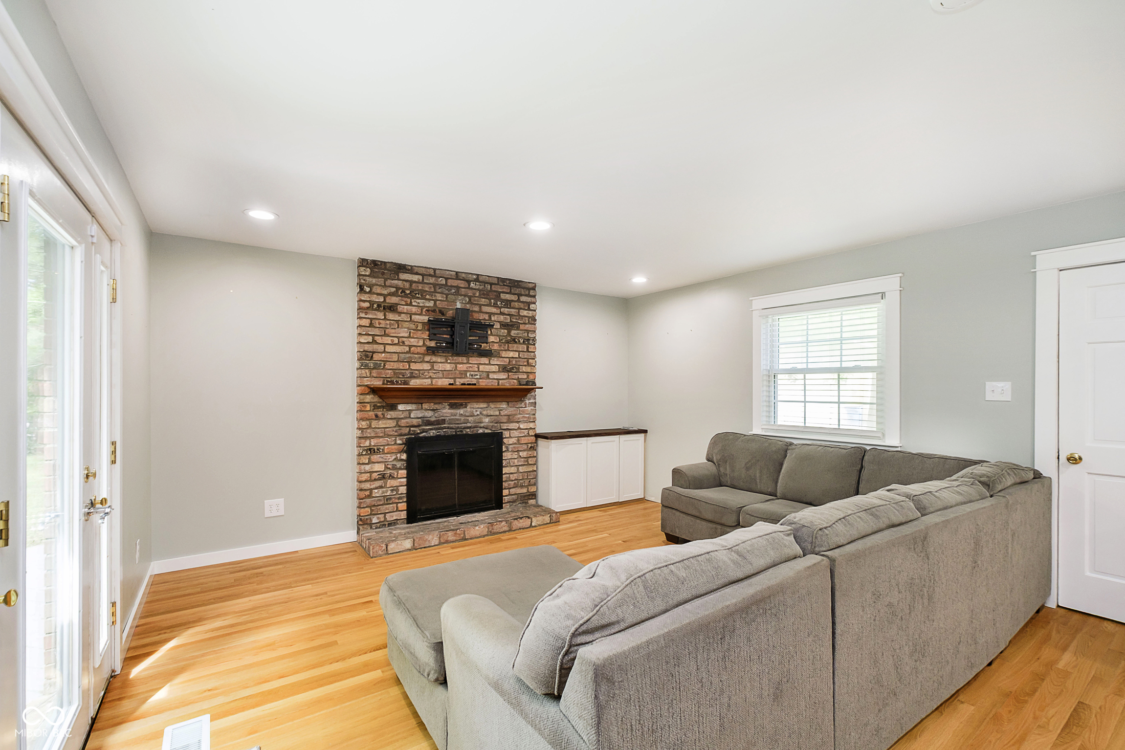 7734 Hoover Road Indianapolis, IN 46260 - Photo 11 of 34 Gallery Image 11