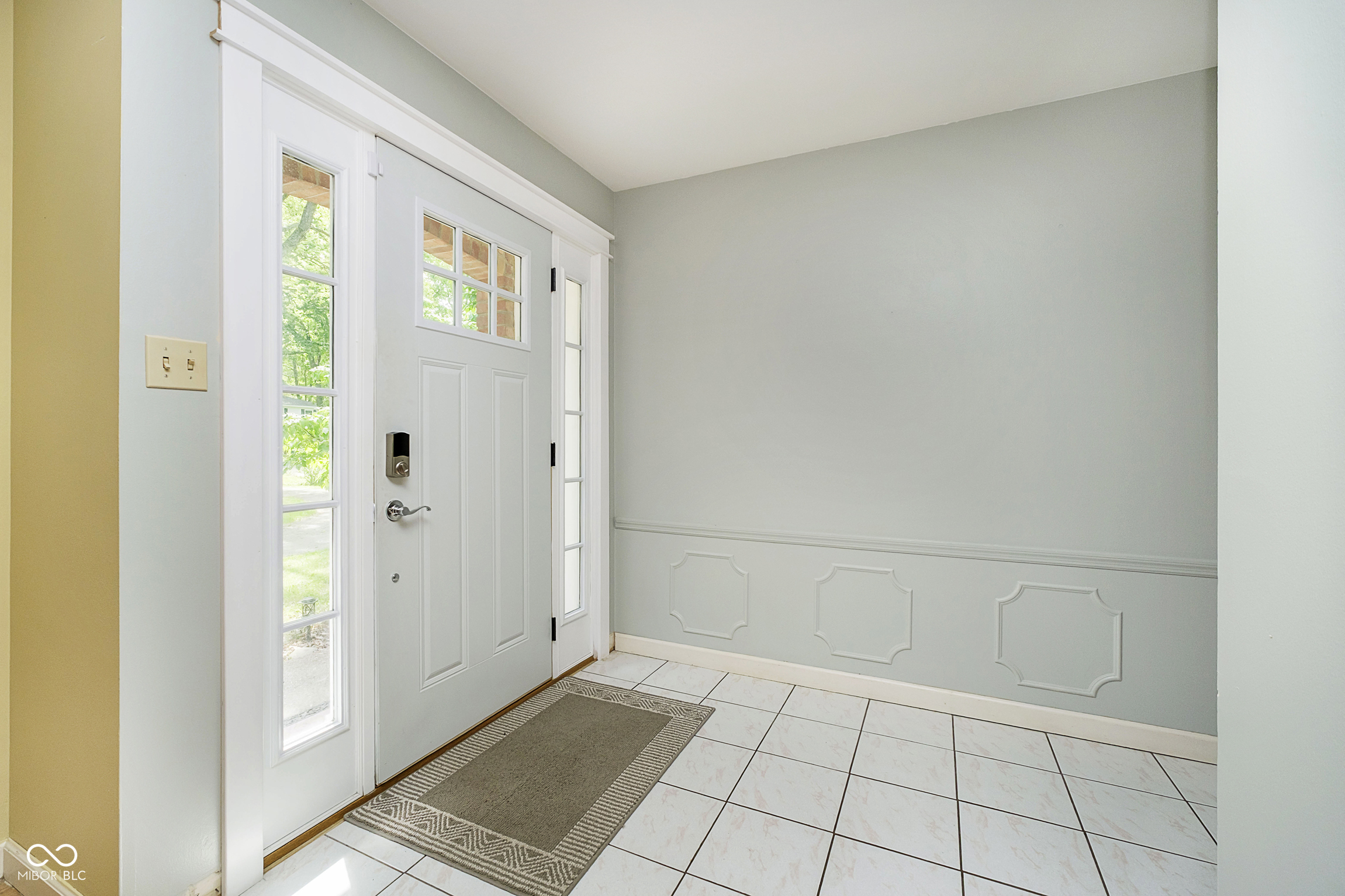 7734 Hoover Road Indianapolis, IN 46260 - Photo 3 of 34 Gallery Image 3