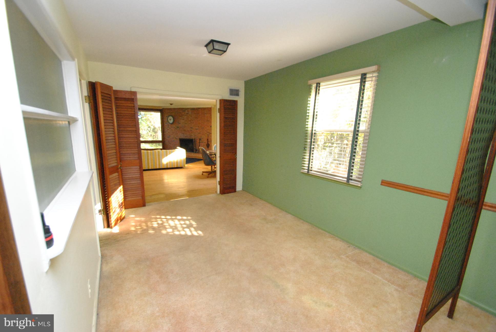 1303 Saddleback Road Baltimore, MD 21208 - Photo 5 of 27