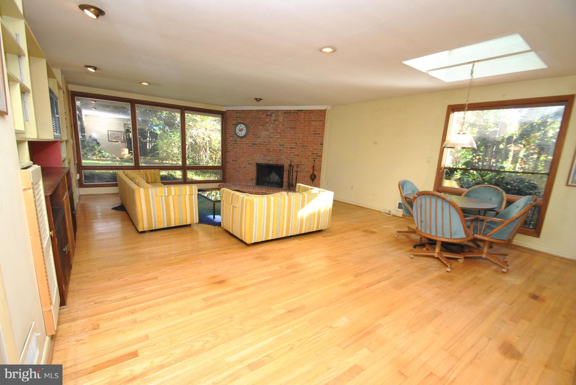 1303 Saddleback Road Baltimore, MD 21208 - Photo 9 of 27
