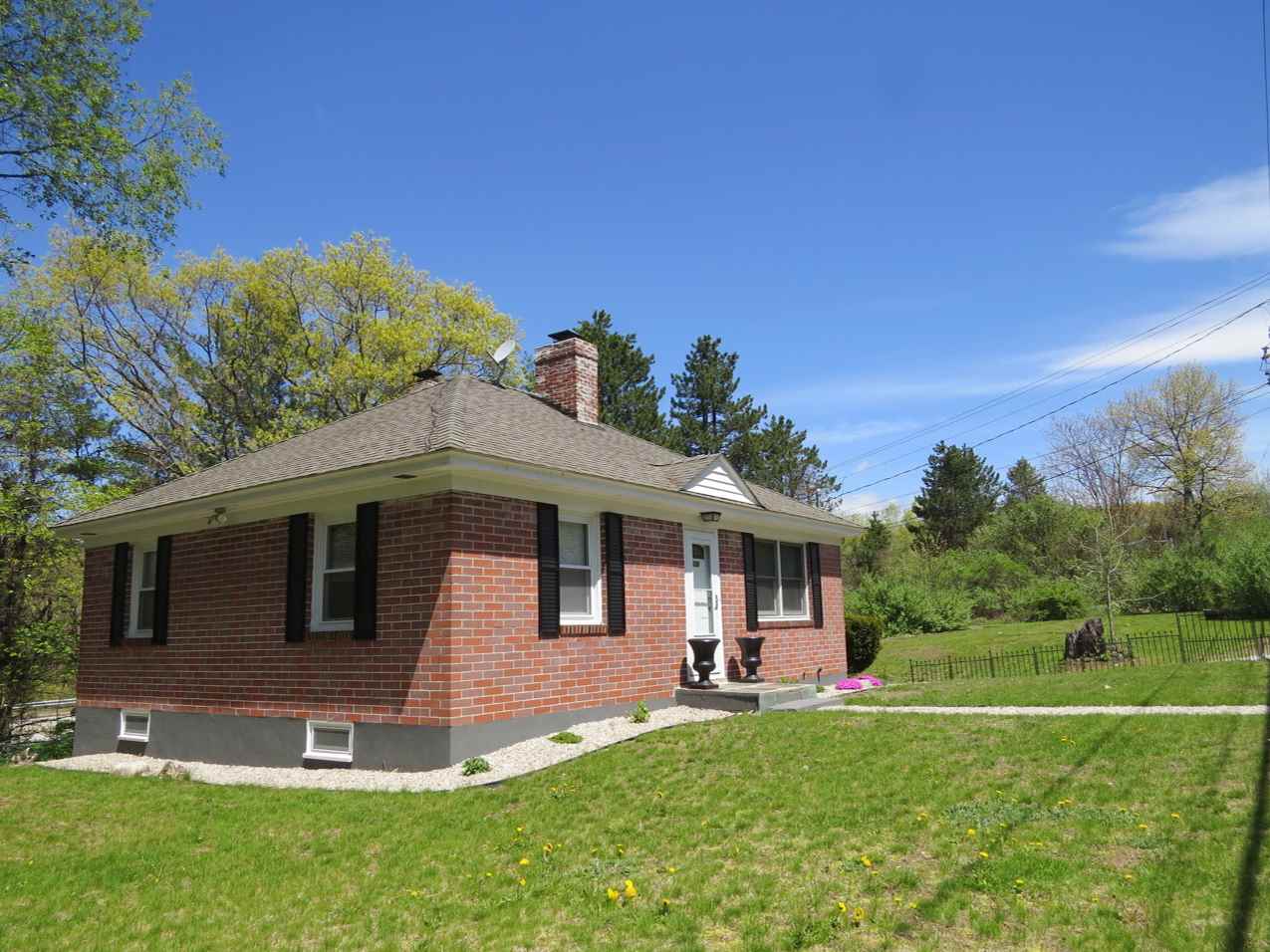 652 Old Wellington Road Manchester, NH 03104 - Photo 2 of 37 Gallery Image 2