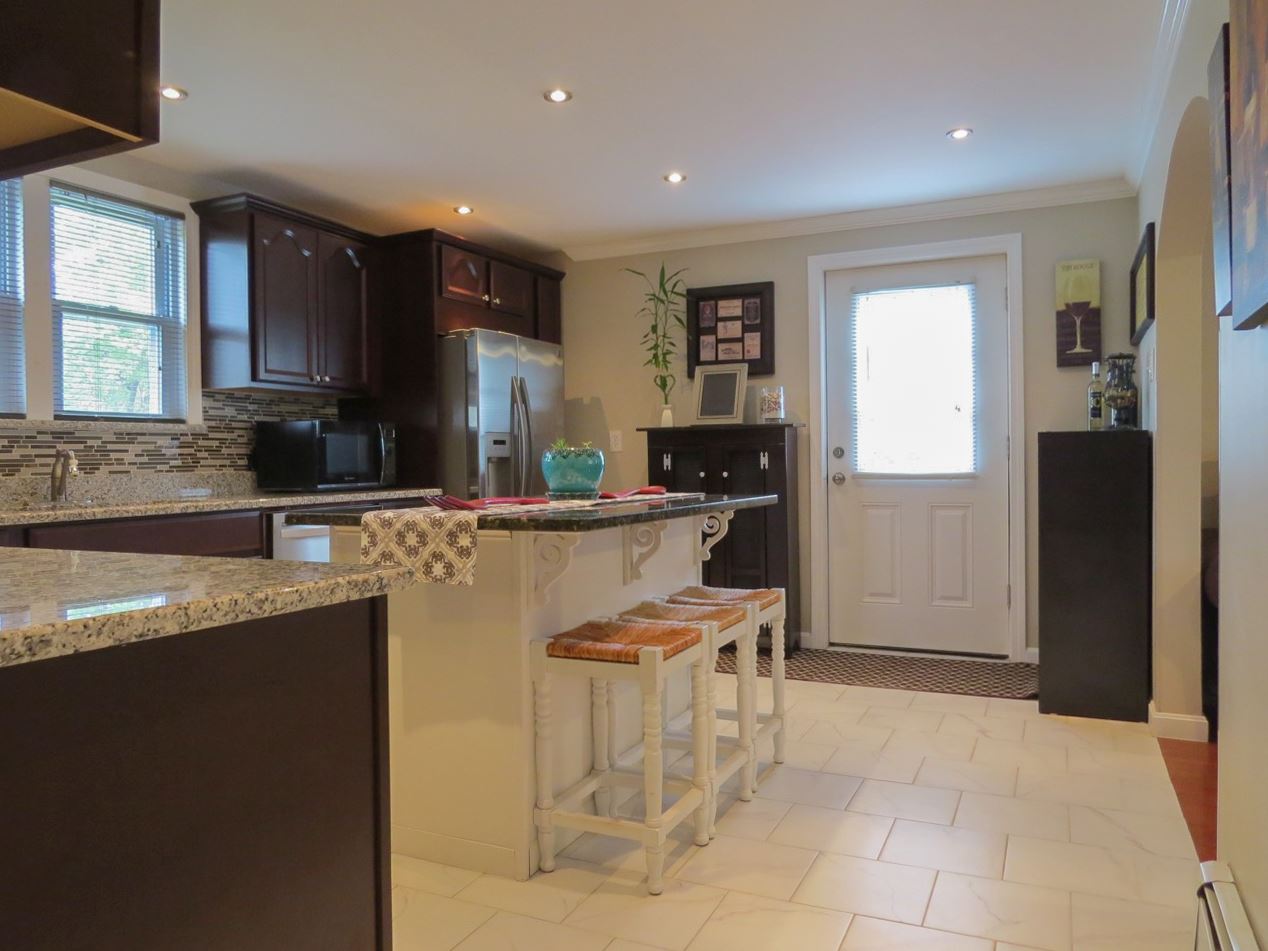 652 Old Wellington Road Manchester, NH 03104 - Photo 10 of 37 Gallery Image 10