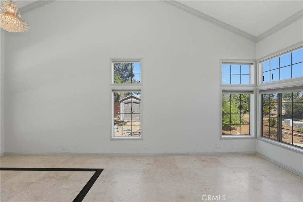 21227 Dickinson Road Moreno Valley, CA 92557 - Photo 11 of 59