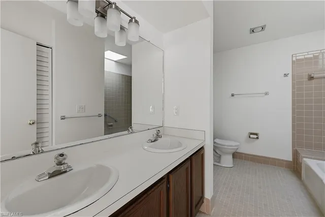 $3,250 | 514 11th Avenue South, Unit 3, Naples, FL 34102