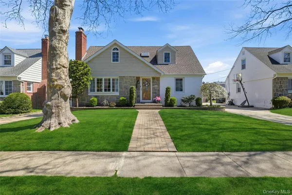 front view of house with a yard