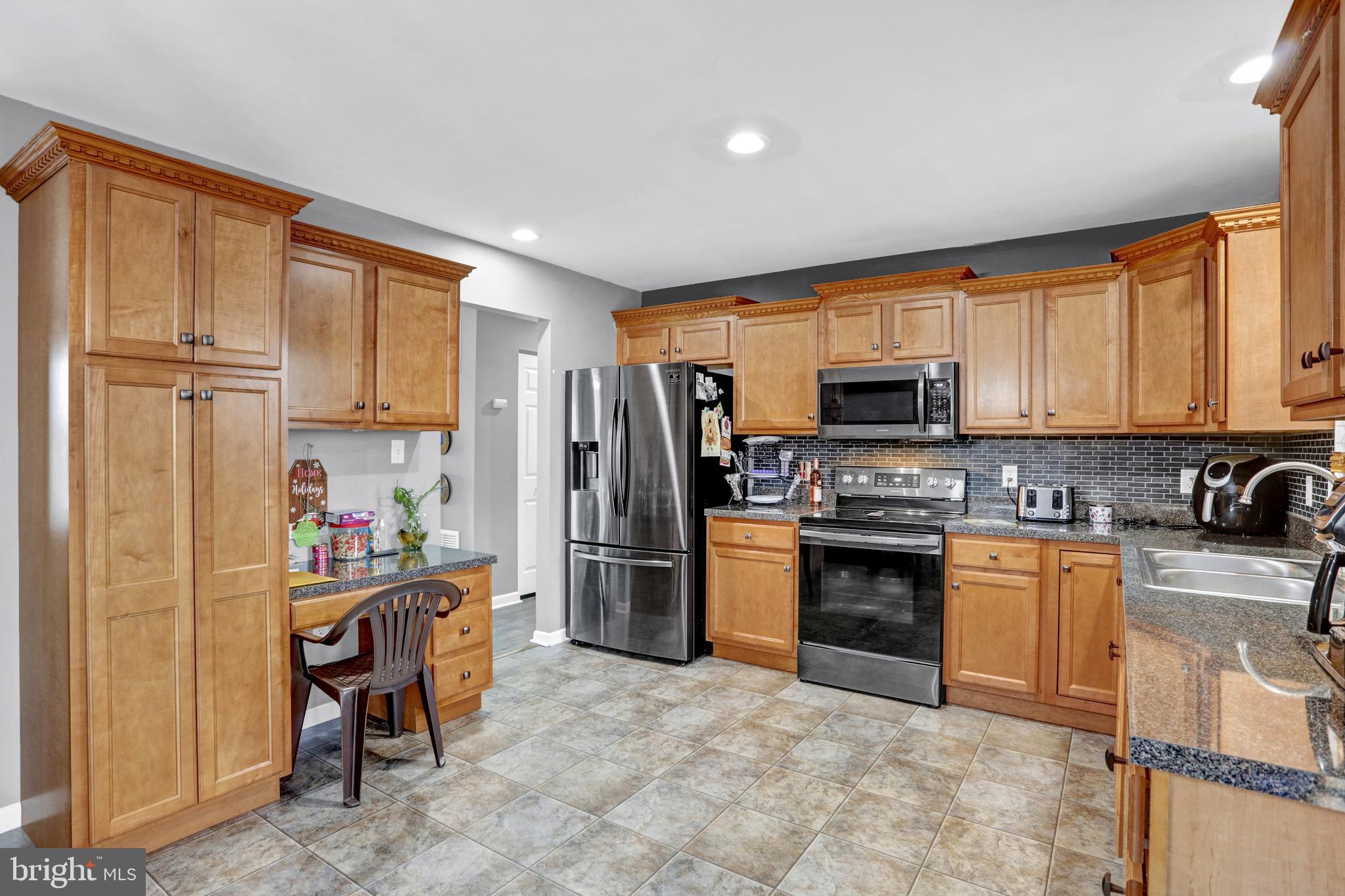 330 Riviera Street Mount Wolf, PA 17347 - Photo 12 of 36 Gallery Image 12