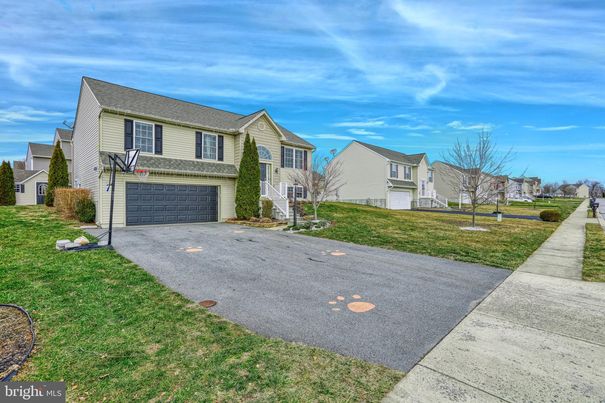 330 Riviera Street Mount Wolf, PA 17347 - Photo 3 of 36 Gallery Image 3