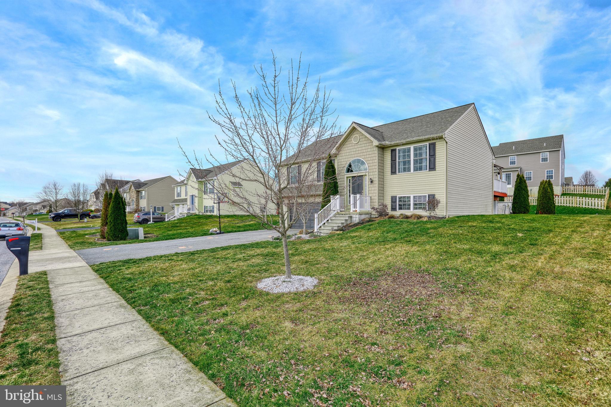 330 Riviera Street Mount Wolf, PA 17347 - Photo 4 of 36 Gallery Image 4