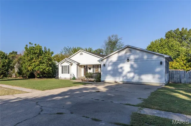 $180,000 | 207 West Olive Street, East Prairie, MO 63845
