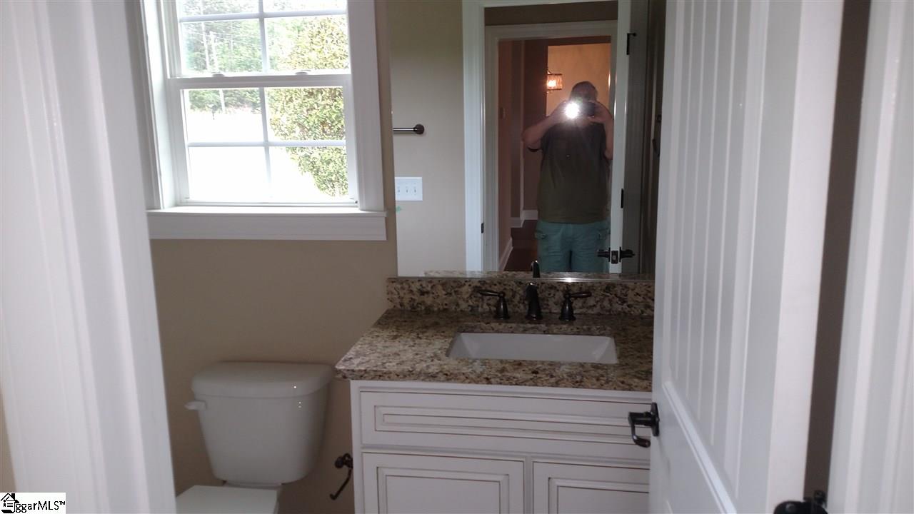 186 Ridgeland Drive Six Mile, SC 29682 - Photo 11 of 13 Gallery Image 11