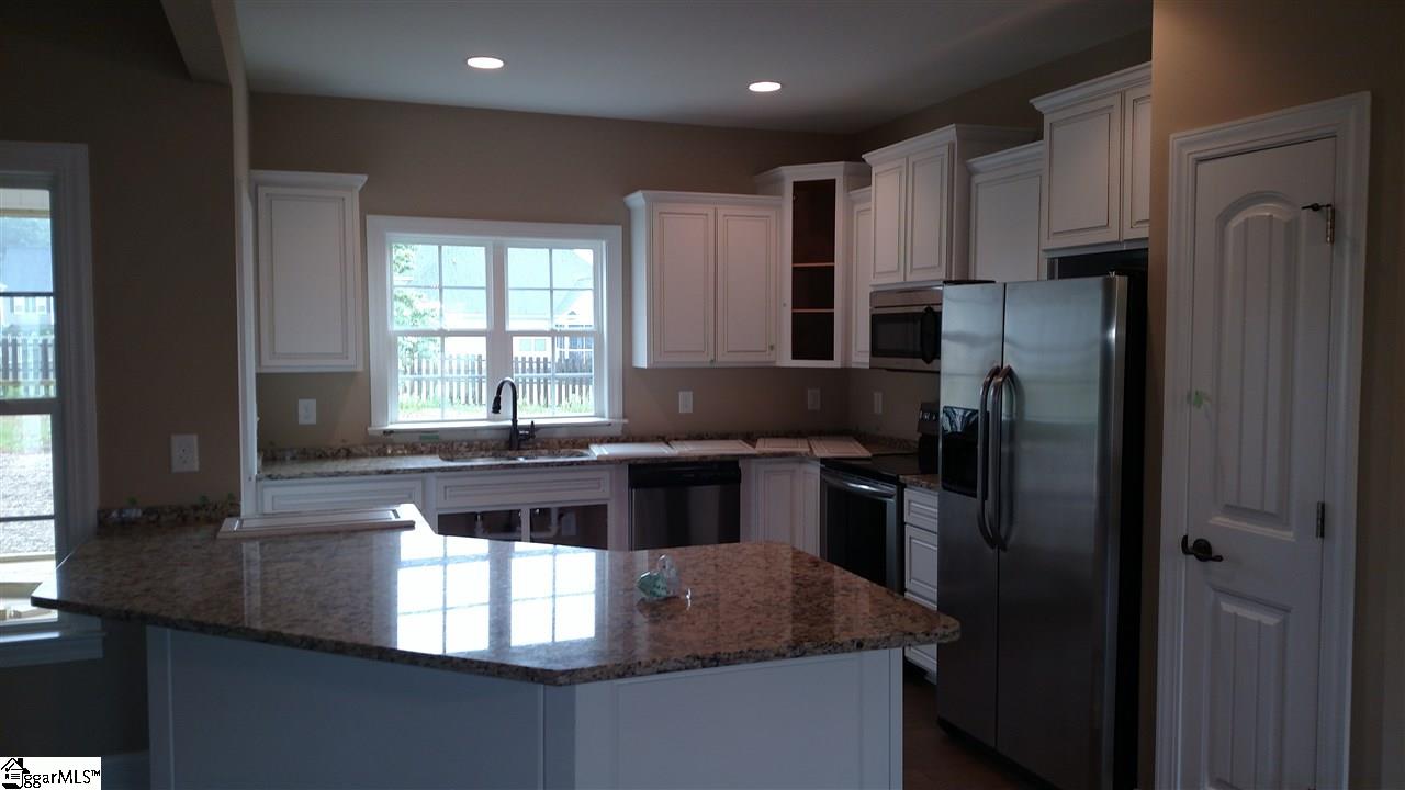 186 Ridgeland Drive Six Mile, SC 29682 - Photo 3 of 13 Gallery Image 3