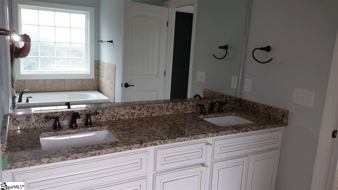 186 Ridgeland Drive Six Mile, SC 29682 - Photo 10 of 13 Gallery Image 10
