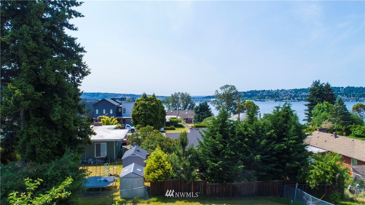 915 North 29th Street Renton, WA 98056 - Photo 1 of 16 Gallery Image 1