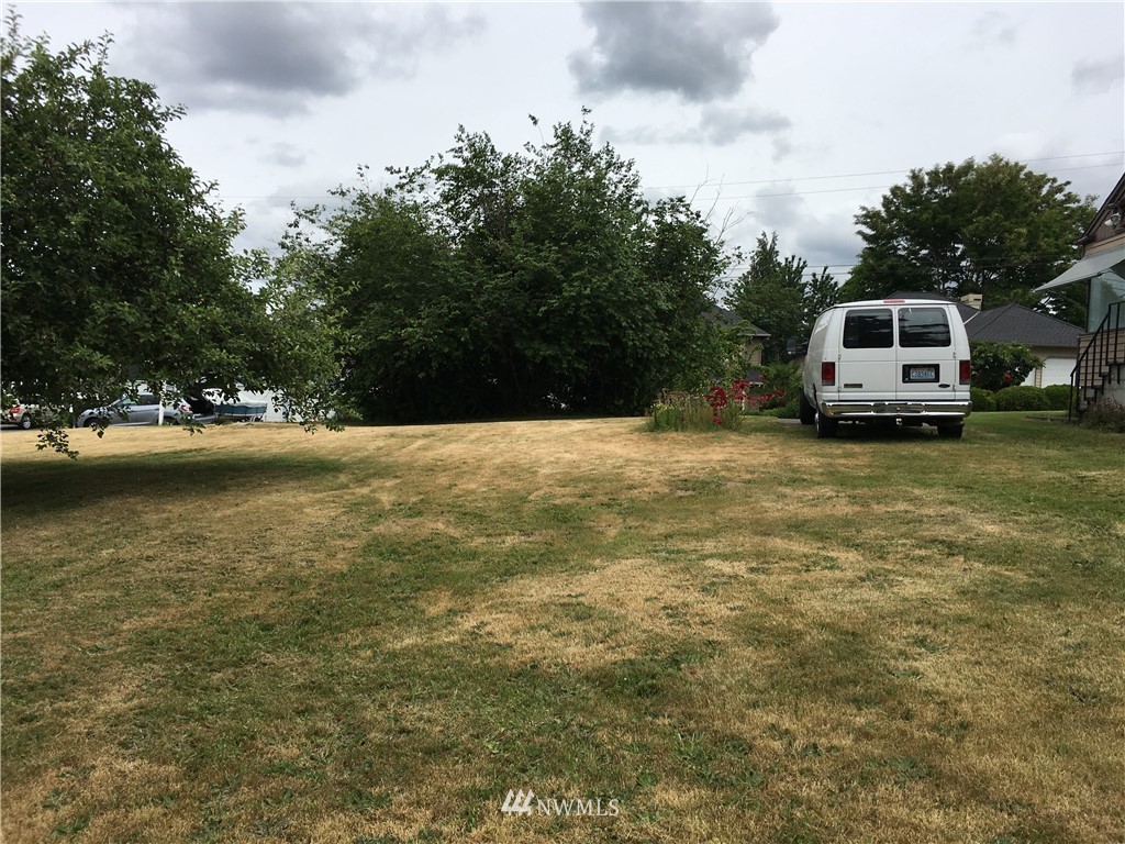 915 North 29th Street Renton, WA 98056 - Photo 4 of 16 Gallery Image 4