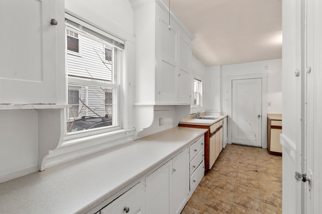 27-28 Seagrave Road Cambridge, MA 02140 - Photo 14 of 28 Gallery Image 14