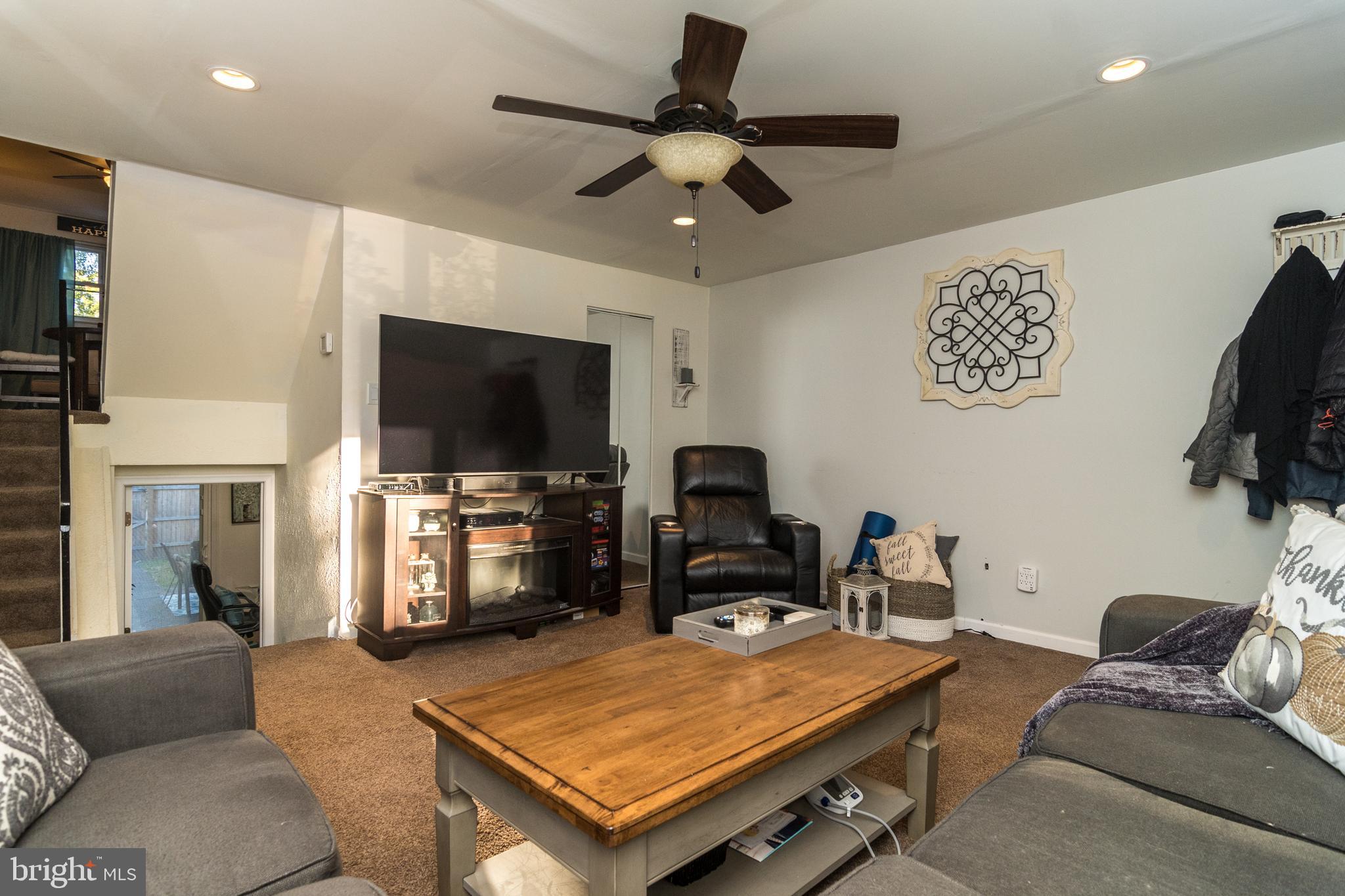 835 Andover Road Lansdale, PA 19446 - Photo 4 of 26 Living Room