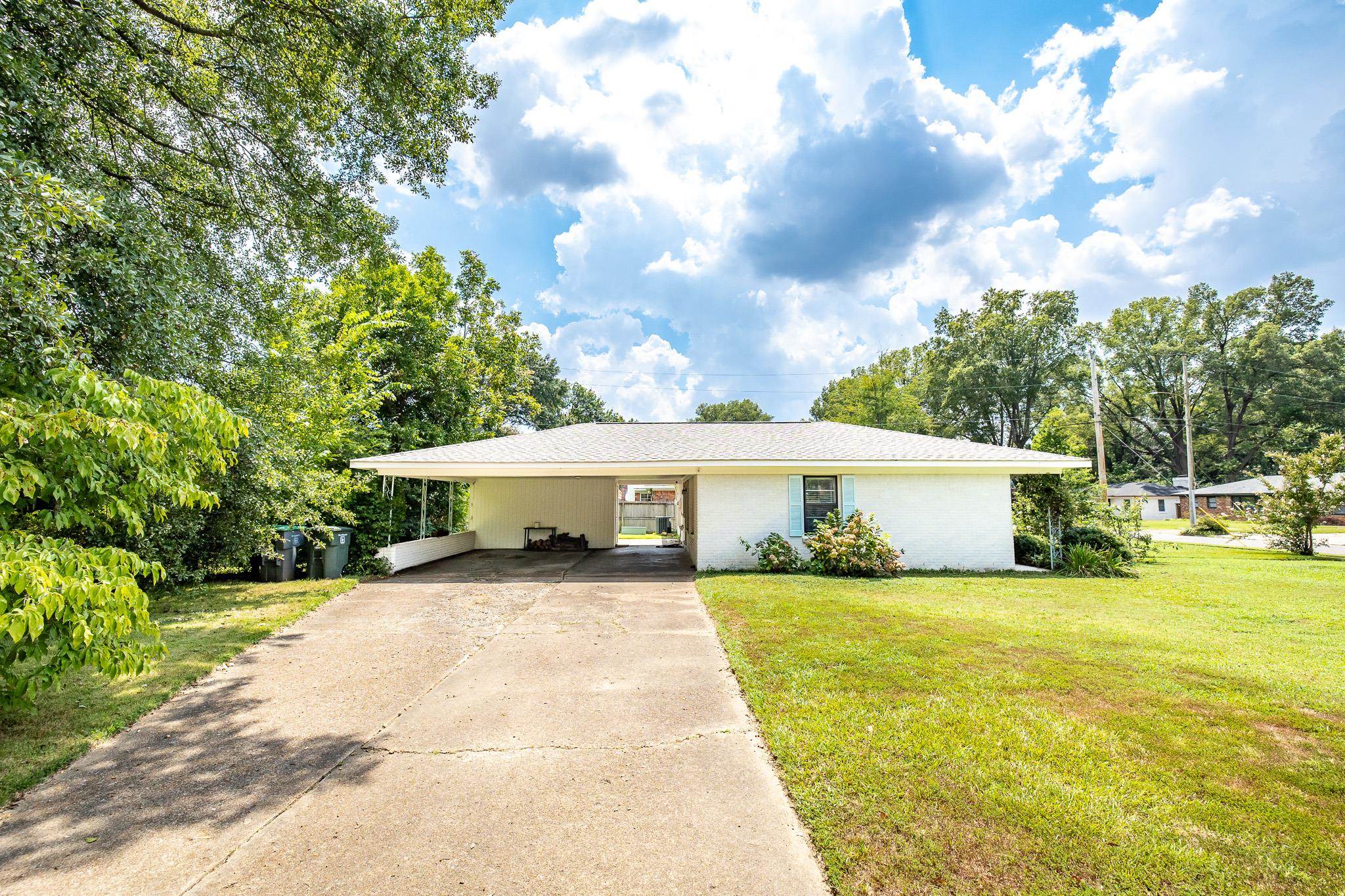 1608 Whitewater Road Memphis, TN 38117 - Photo 3 of 15 Gallery Image 3