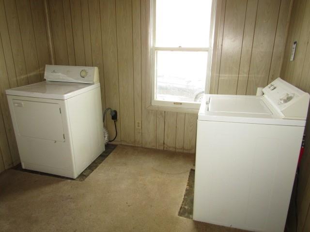48 Locust Street Ellsworth, PA 15314 - Photo 17 of 26 a utility room with dryer and washer