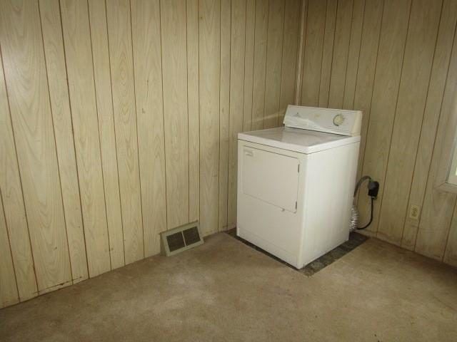48 Locust Street Ellsworth, PA 15314 - Photo 18 of 26 a utility room with dryer and washer