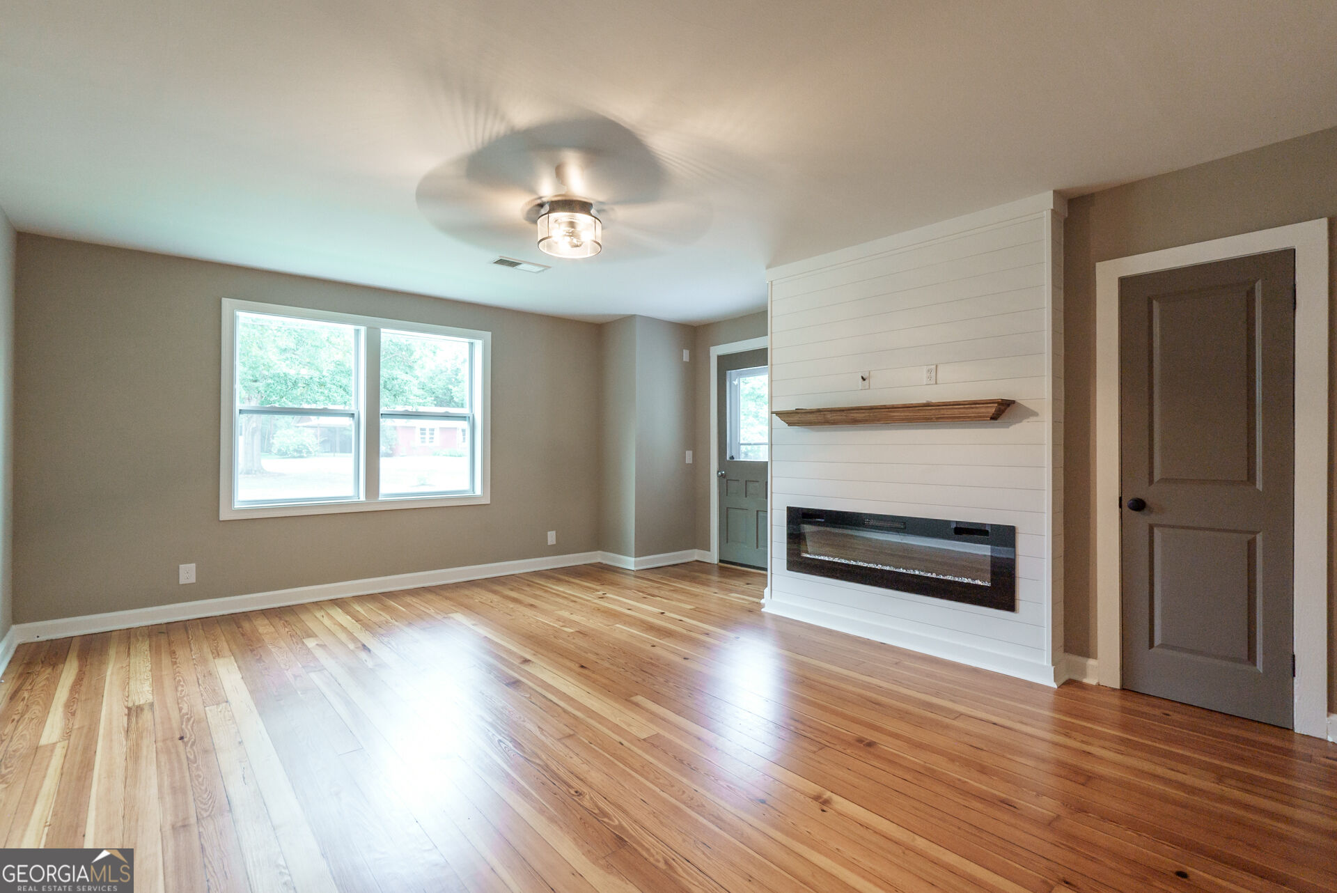 175 East Main Street, Unit B Rutledge, GA 30663 - Photo 11 of 29 Gallery Image 11
