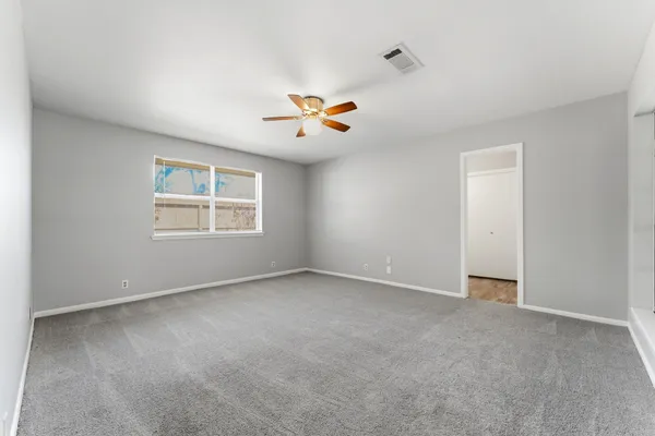 $1,975 | 18 Panorama Drive, Conroe, TX 77304