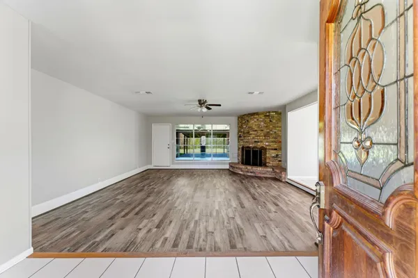 $1,975 | 18 Panorama Drive, Conroe, TX 77304