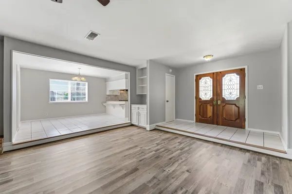 $1,975 | 18 Panorama Drive, Conroe, TX 77304