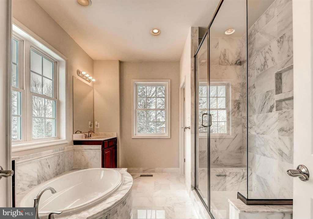 736 Powhatan Beach Road Pasadena, MD 21122 - Photo 14 of 30 Bath (Master)
