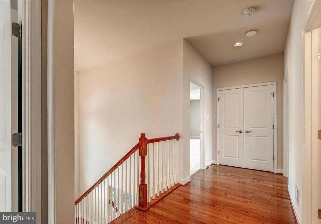 736 Powhatan Beach Road Pasadena, MD 21122 - Photo 19 of 30 Upper Level Hall Way