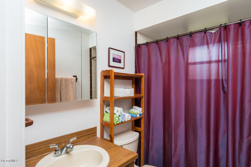 521 Croton Road Melbourne, FL 32935 - Photo 14 of 17 med-12.jpg