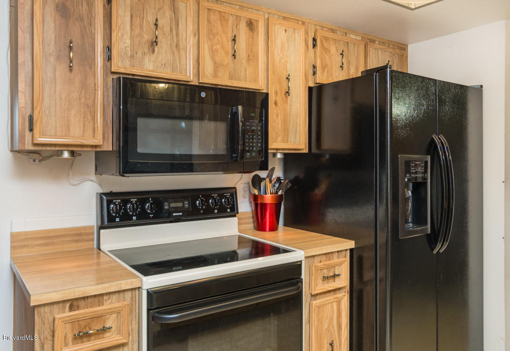 521 Croton Road Melbourne, FL 32935 - Photo 8 of 17 med-7.jpg