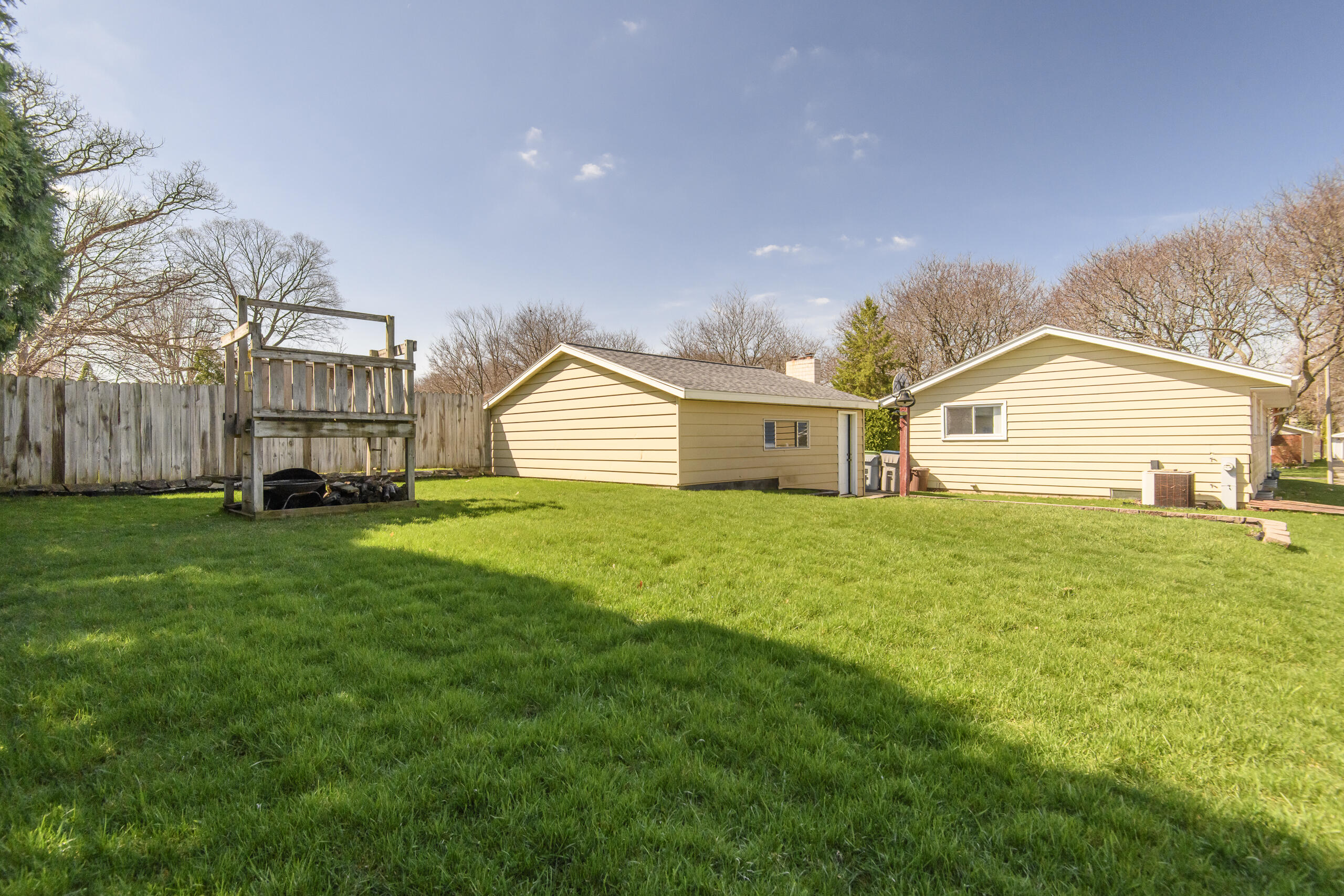 3406 South 93rd Street Milwaukee, WI 53227 - Photo 32 of 34 Backyard