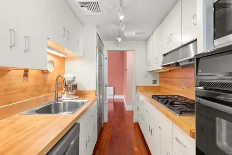 $1,425,000 | 350 Tappan Street, Unit 1, Brookline, MA 02445