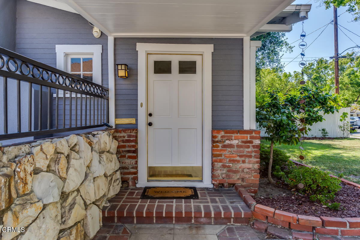 602 Atchison Street Pasadena, CA 91104 - Photo 5 of 34 a view of outdoor space with wooden floor and city view