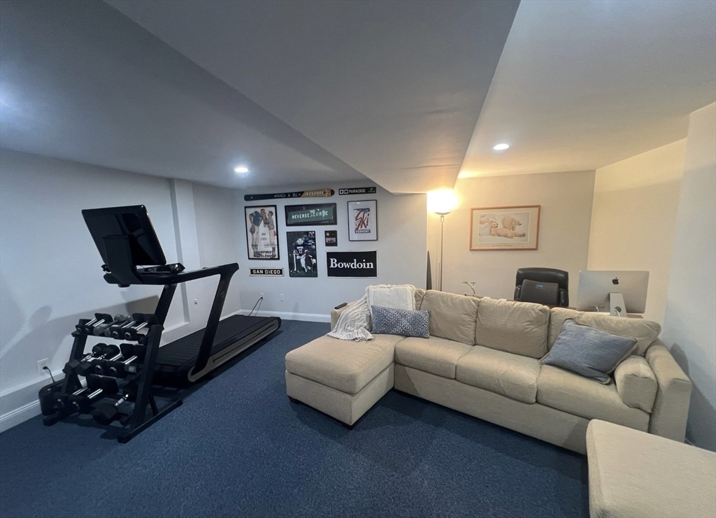 117 Sutherland Road, Unit 117 Boston, MA 02135 - Photo 24 of 34