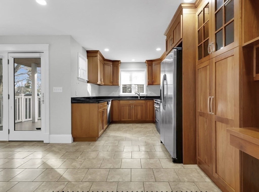 117 Sutherland Road, Unit 117 Boston, MA 02135 - Photo 5 of 34