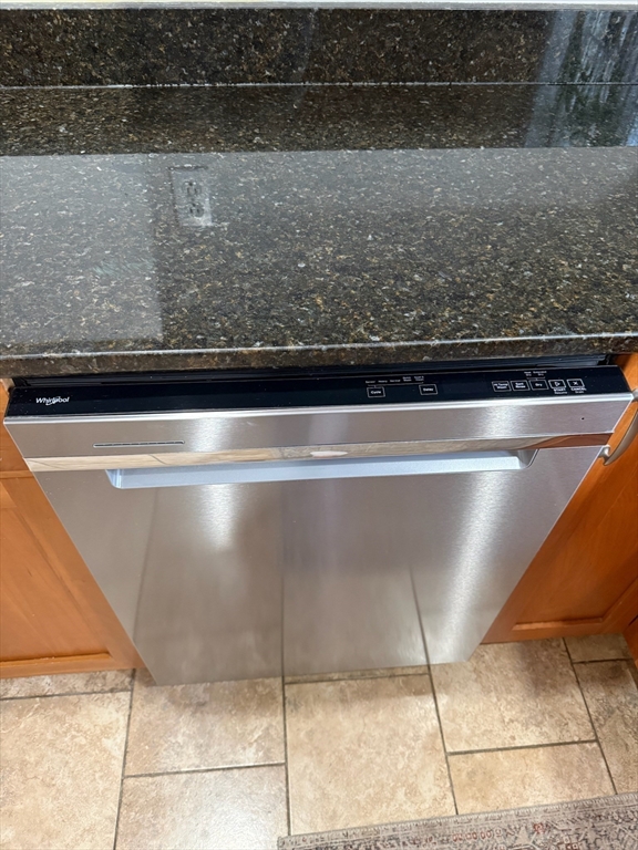 117 Sutherland Road, Unit 117 Boston, MA 02135 - Photo 7 of 34