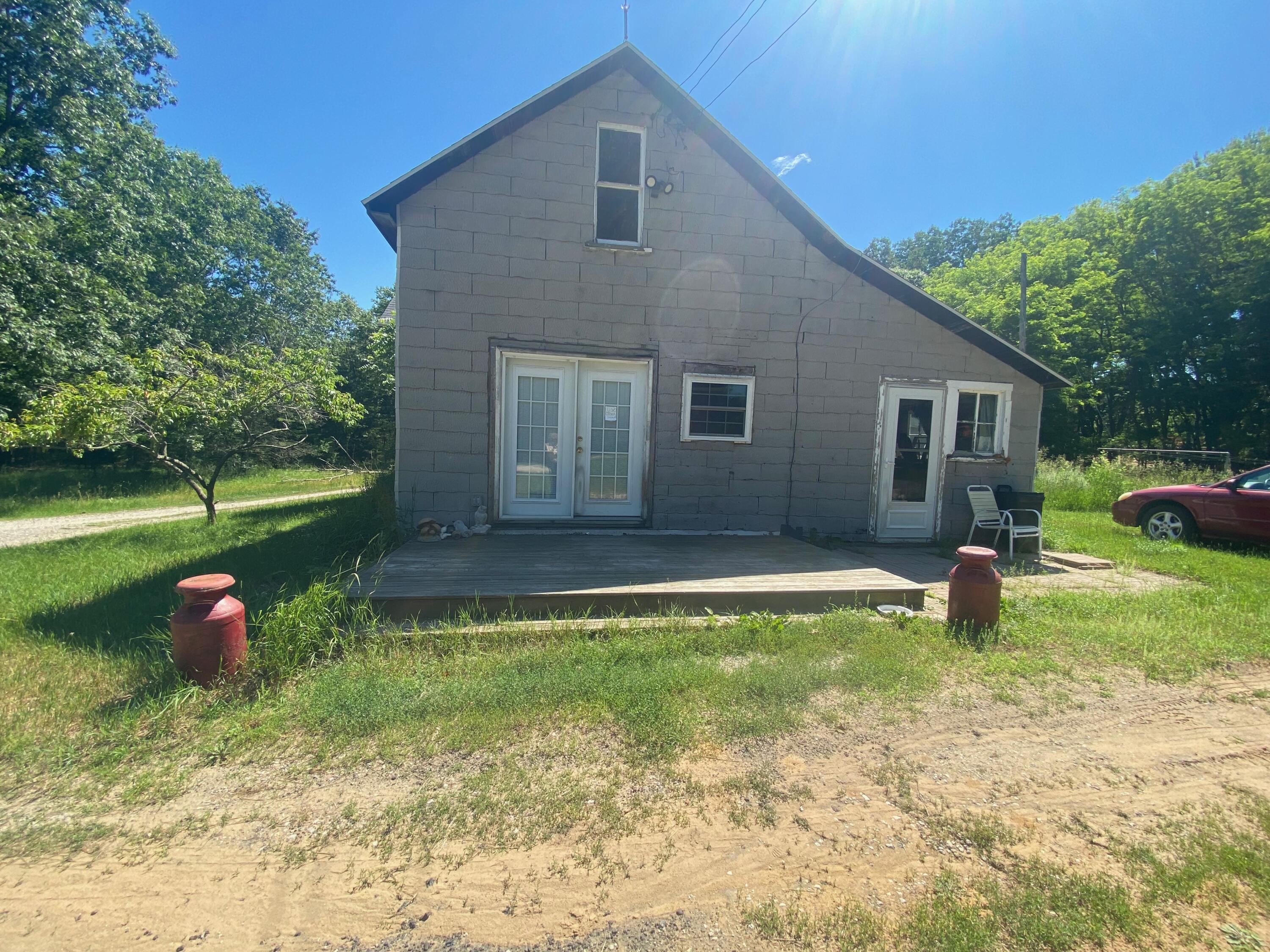 794 East Fox Farm Road Manistee, MI 49660 - Photo 17 of 31 Back of home