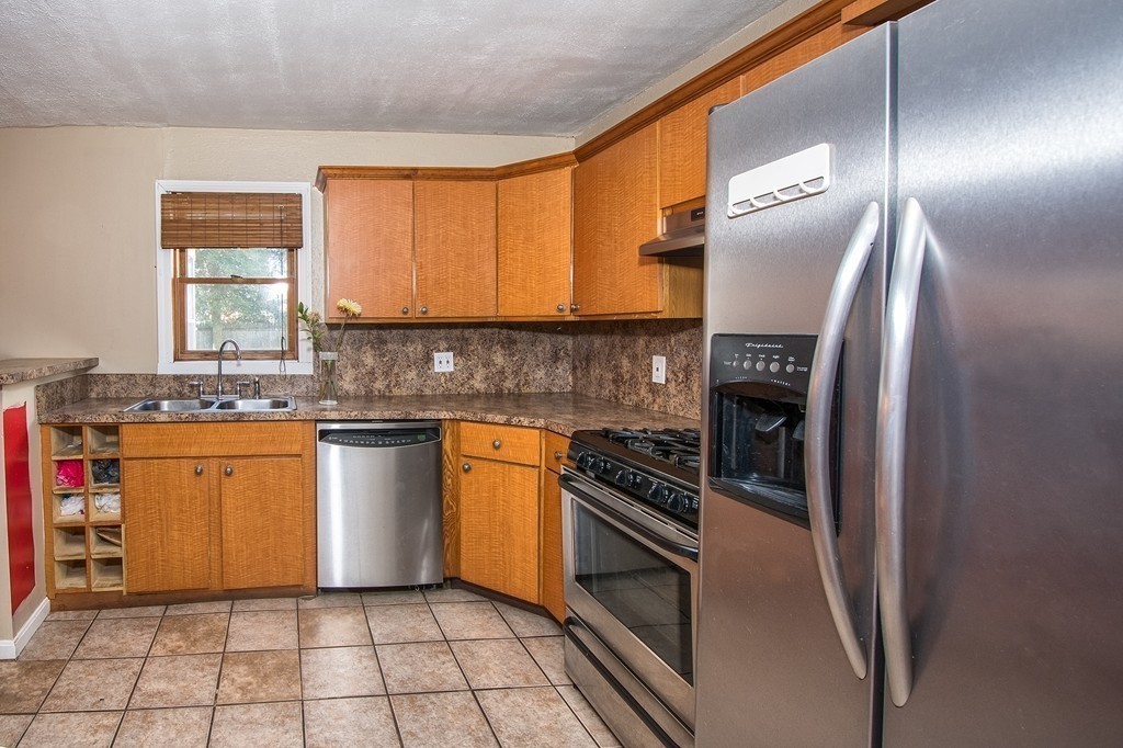 20 Church Street Taunton, MA 02780 - Photo 12 of 17