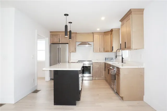 $825,000 | 1232 Narragansett Boulevard, Cranston, RI 02905