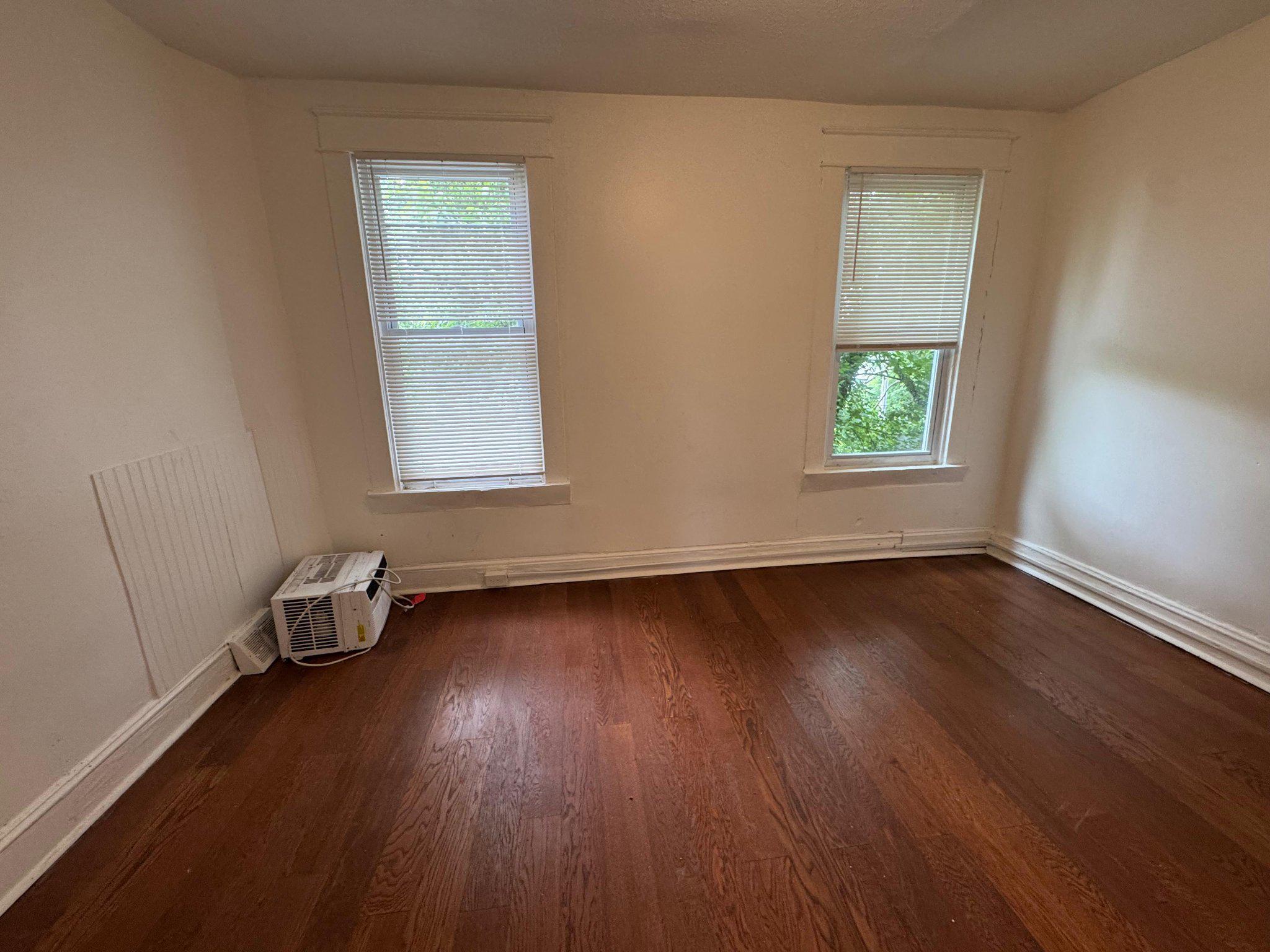 707 Denison Street Baltimore, MD 21229 - Photo 15 of 18 Bright and airy room2.