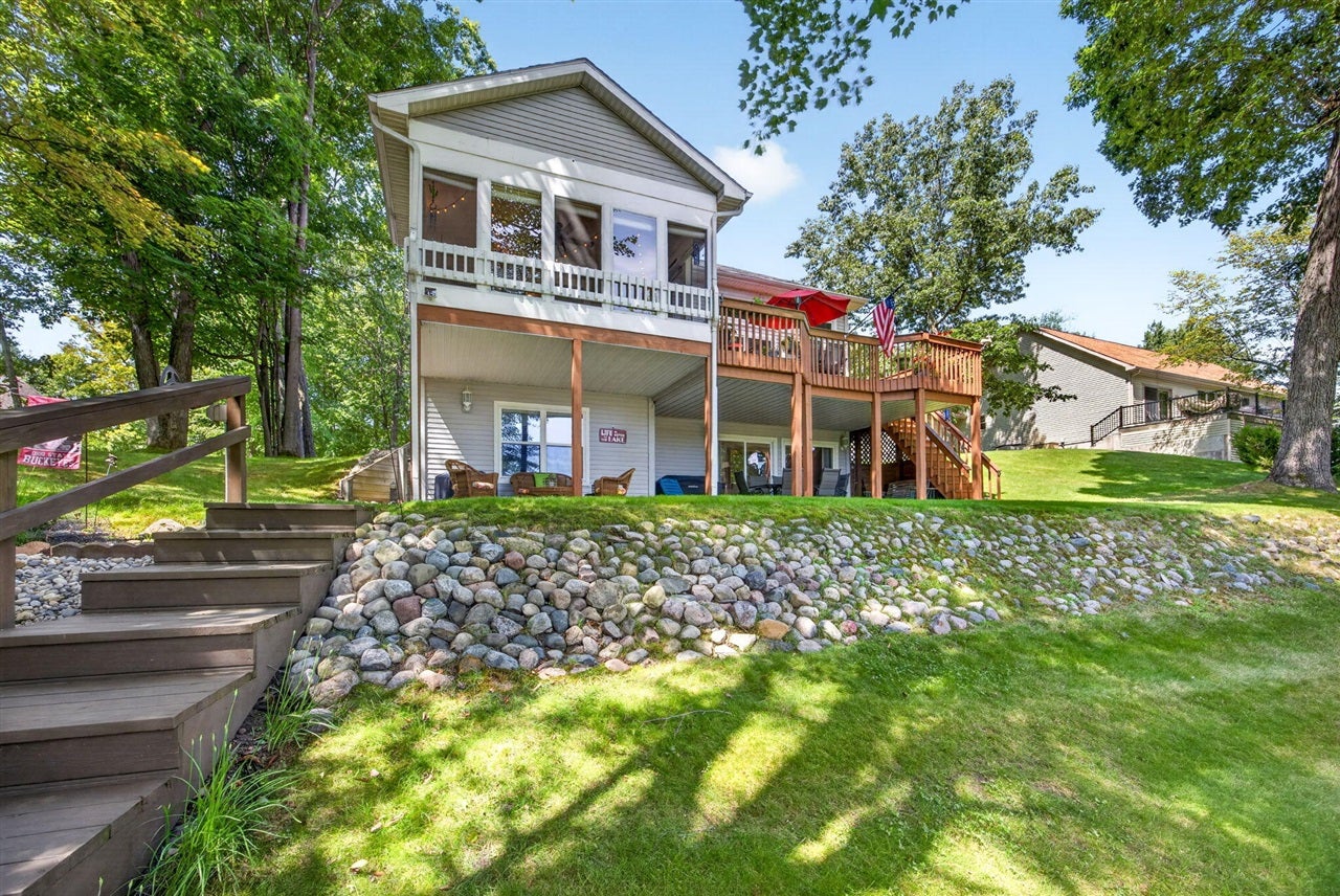 9240 Ranger Drive Canadian Lakes, MI 49346 - Photo 7 of 71 Gallery Image 7