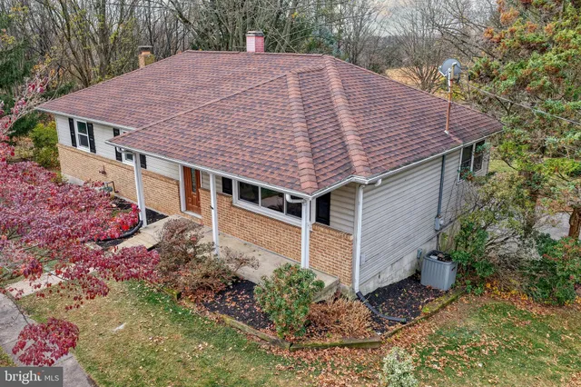 $329,900 | 850 Jefferson Lane, Red Lion, PA 17356