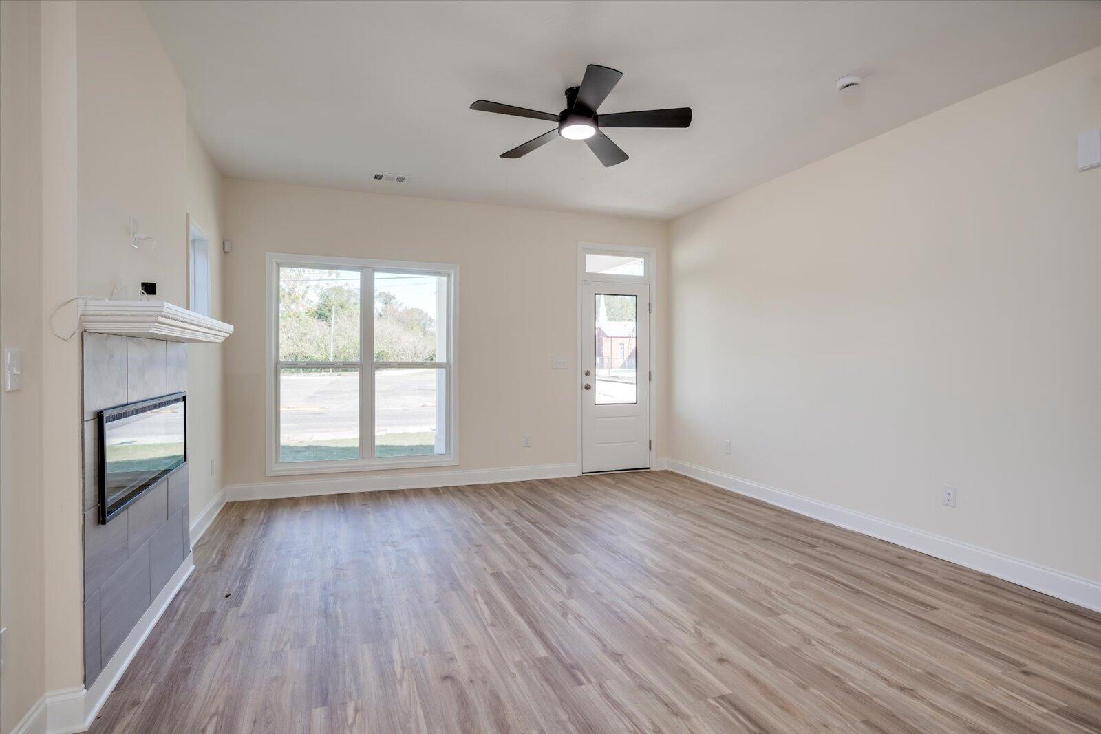 26 Sherman Street Augusta, GA 30901 - Photo 6 of 14 beautifufl fire place