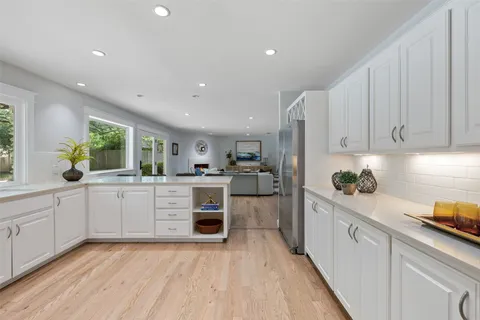 $1,075,000 | 8805 Point W Drive, Austin, TX 78759