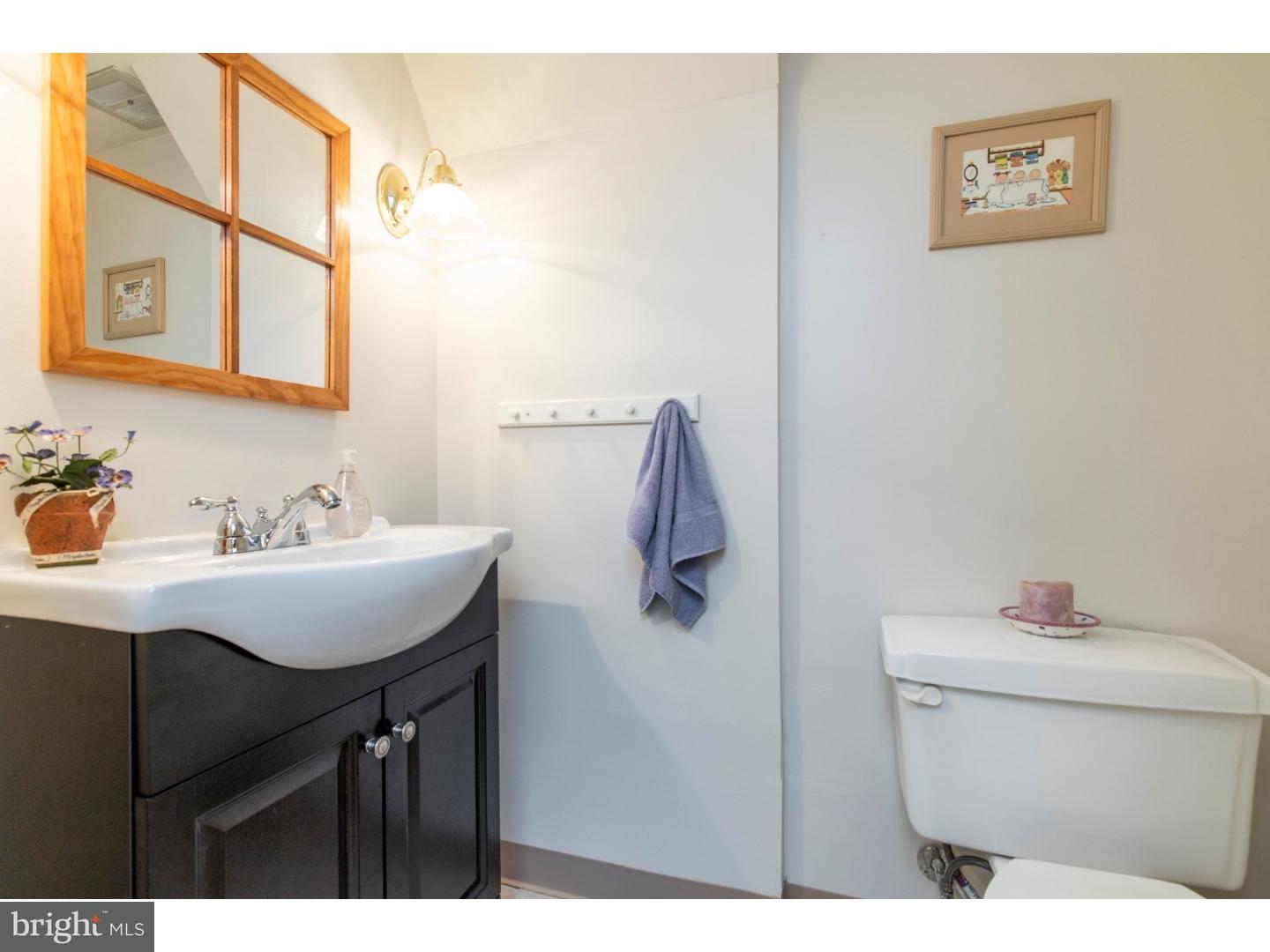 252 Glendale Road Havertown, PA 19083 - Photo 21 of 25 Bathroom
