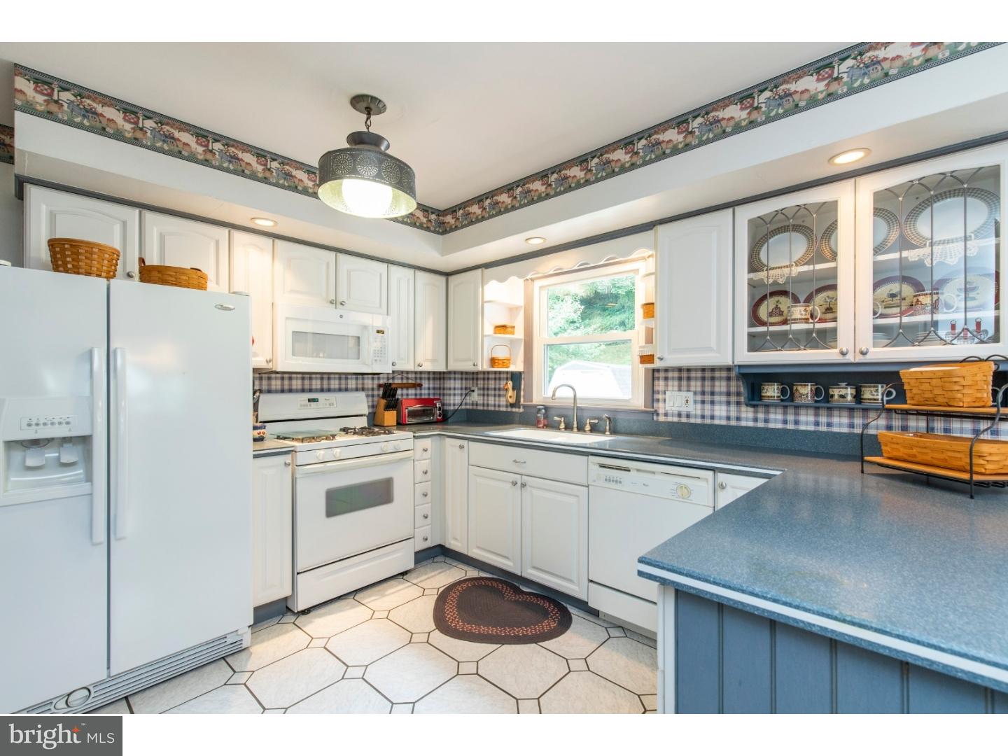 252 Glendale Road Havertown, PA 19083 - Photo 7 of 25 Kitchen