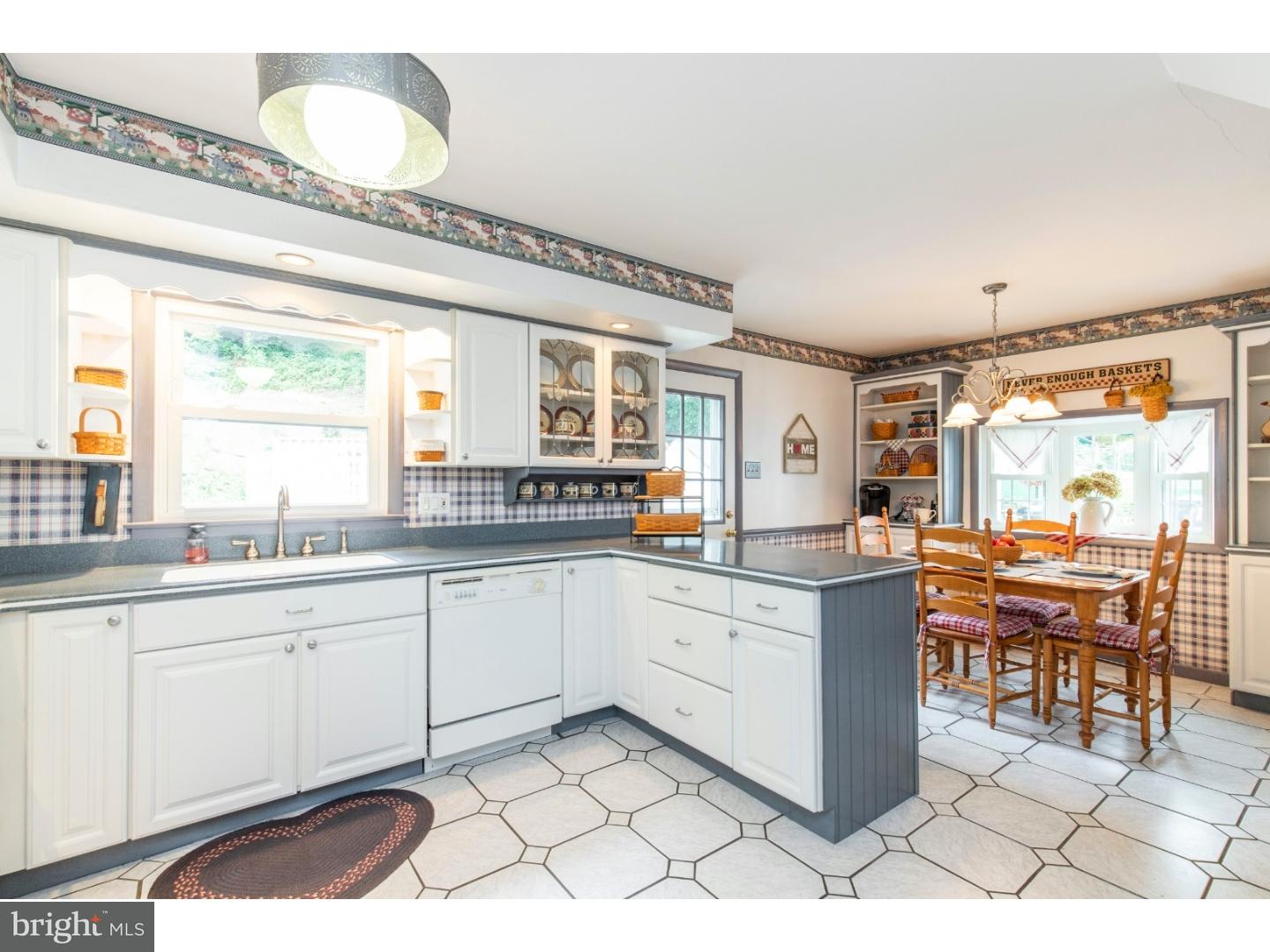 252 Glendale Road Havertown, PA 19083 - Photo 8 of 25 Kitchen