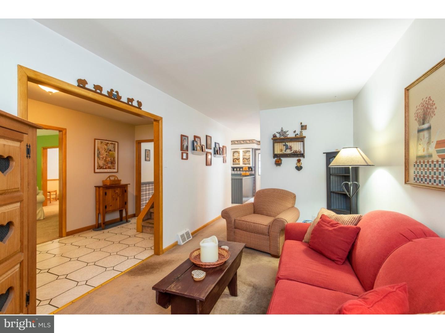 252 Glendale Road Havertown, PA 19083 - Photo 10 of 25 Family Room